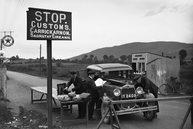 northern-ireland-border-752x501